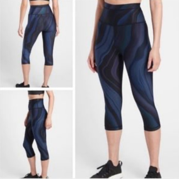 NEW Size XS Athleta Accelerate Geode Crop Blue High Rise Capri Leggings - Picture 9 of 10